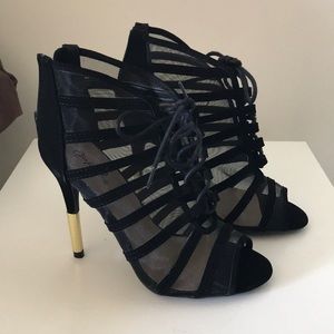 NWOT Black heels size 7.5